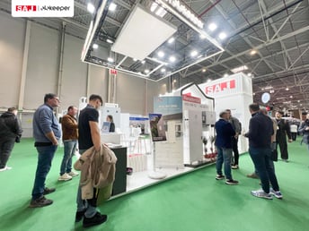 f0fda462-86a0-4f9d-8832-b3513e4b1f68-1